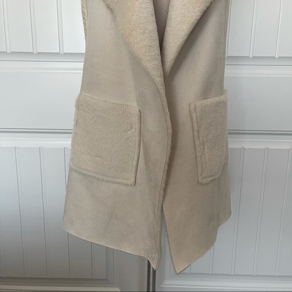 🎉HOST PICK🎉 Love Token Faux Fur Cream Draped Vest - Picture 3 of 8
